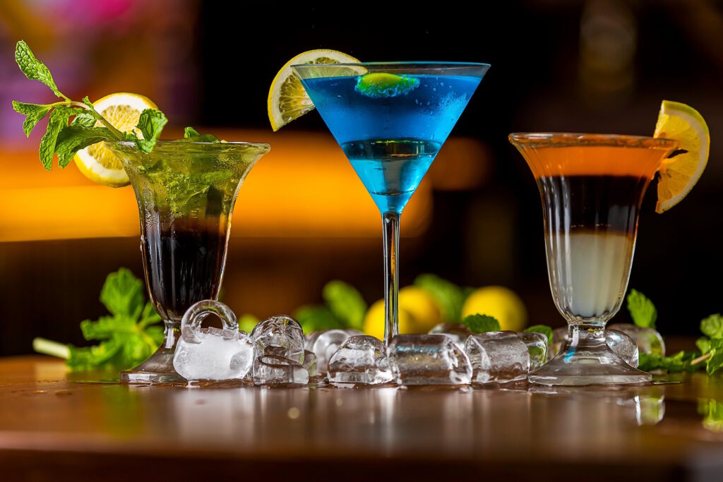 Wo lauert die Gefahr im Hotelbuffet oder an der Bar sich Bakterien über die Lebensmittel oder Getränke einzufangen.