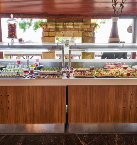 Verpflegung im Buffet in Hotels im Sommerurlaub - Risiken, Gefahren, Ratschläge