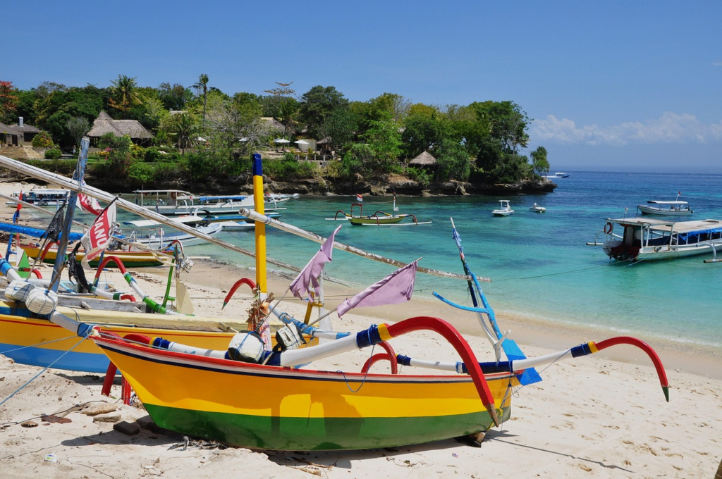 Die Strände auf Bali nehmen nicht an dem Programm "Blaue Flagge" teil. Dennoch gibt es auf der indonesischen Insel saubere Strände. Wir haben für Dich die 9 saubersten Strände rausgesucht.