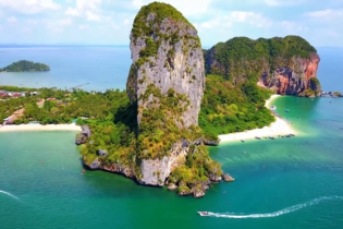 Ein Blick auf die natürliche Schönheit der Andamanen – eine Insel, die zeigt, wie unberührt tropische Landschaften noch sein können.